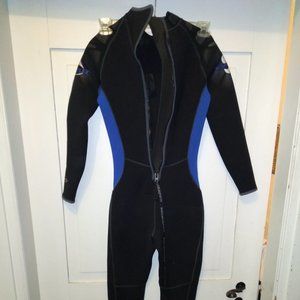 Wetsuit / scuba